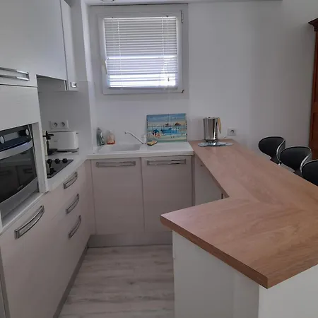 Apartment T2 A - Proche Du Casino, Centre-ville, D'eyrac, Parking Et Balcon - Fr-1-319-510