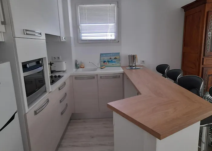 Apartment T2 A - Proche Du Casino, Centre-ville, D'eyrac, Parking Et Balcon - Fr-1-319-510